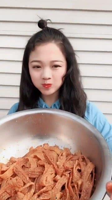 吃瓜少女做辣条视频大全,吃瓜少女带你领略辣条视频盛宴