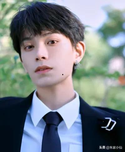 丁禹兮吃瓜视频,揭秘娱乐圈幕后故事