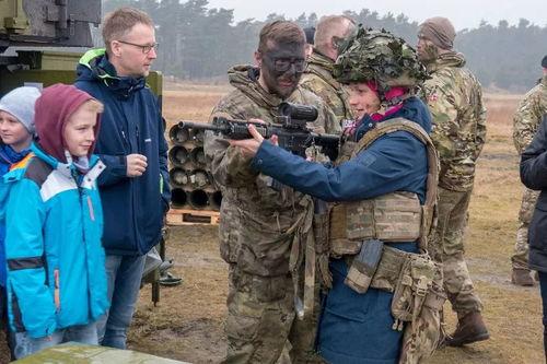 吃瓜围观姿势大全图片视频,图解视频版姿势大全