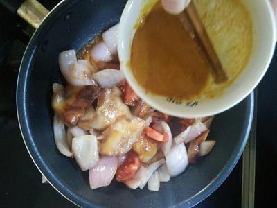 鸡脚炖八月瓜可以吃吗视频,鸡脚炖八月瓜，营养滋补的秋季佳肴