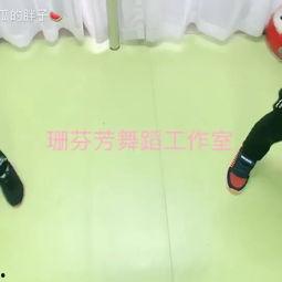 吃瓜的舞蹈视频,跟随热门舞蹈视频一起摇摆