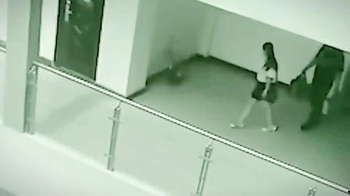 吃瓜大瓜监控下的一幕视频