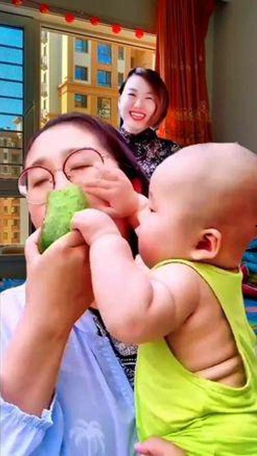 萌娃吃瓜搞笑视频大全,搞笑视频大盘点