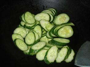 红瓜可以炒着吃吗视频讲解,美味家常菜制作指南