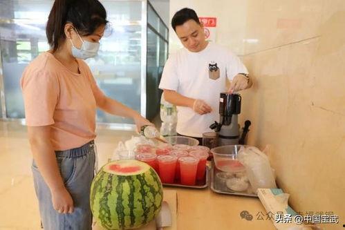 菏泽销售吃瓜事件视频,一瓜引发的网络风波