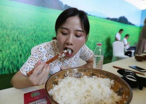 骑乘摇摆吃瓜黑料社区豆花视频