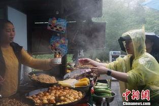 湖北恩施吃瓜事件视频,一场引发热议的街头冲突瞬间