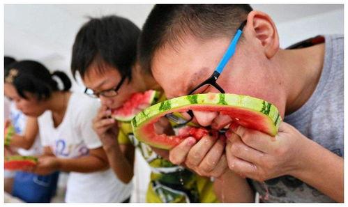 近日吃瓜事件视频,视频曝光背后的真相与争议