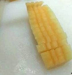 吃蜜瓜的小孩视频播放,孩子品尝蜜瓜的欢乐时光