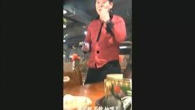 吃蜜瓜的小孩视频播放,孩子品尝蜜瓜的欢乐时光