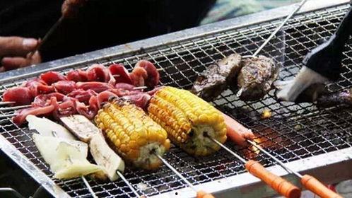 定州烧烤吃瓜事件视频曝光,视频曝光引发网友热议