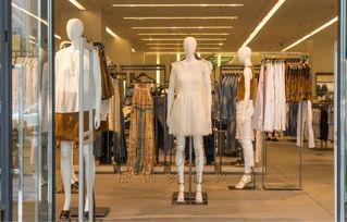 吃瓜博主开服装店视频