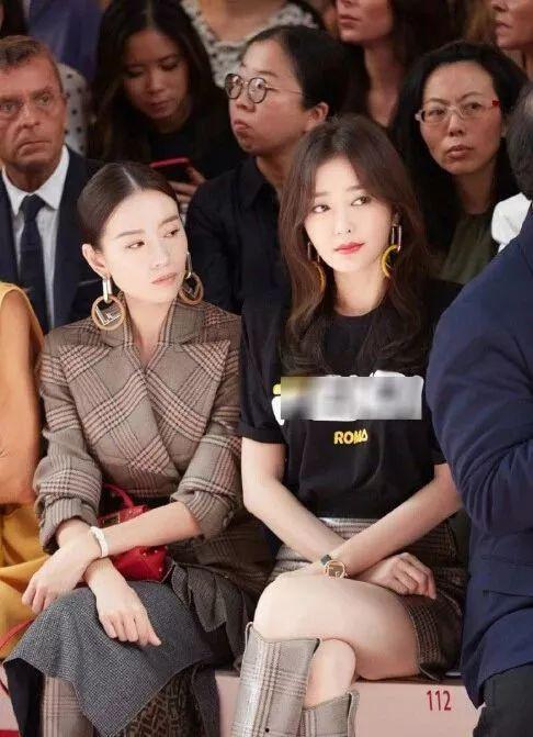 秦岚颁奖典礼吃瓜视频,瓜田李下，明星隐私边界何在？