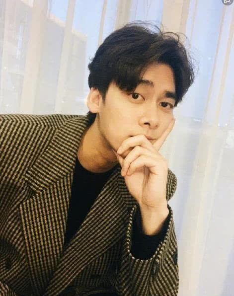 李易峰湾湾视频吃瓜,揭秘明星幕后趣事