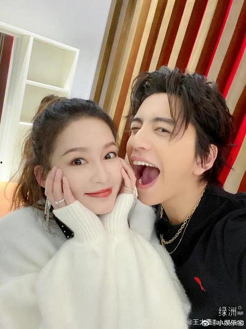 李沁和王大陆吃瓜视频在线观看,吃瓜视频甜蜜来袭！