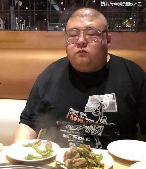 潮流爸爸刘教授吃瓜视频,揭秘吃瓜视频背后的潮流文化现象